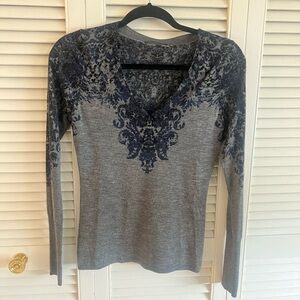 Elie Tahari Gray Fitted Long Sleeve Graphic Blouse